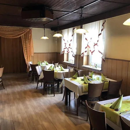 Landgasthof Deinert אורחן Genthin